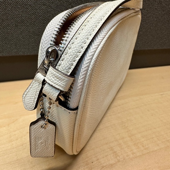 NWT! RARE! COACH CROSSBODY POUCH WITH MS. PAC-MAN ANIMATION F75599 - Picture 8 of 9